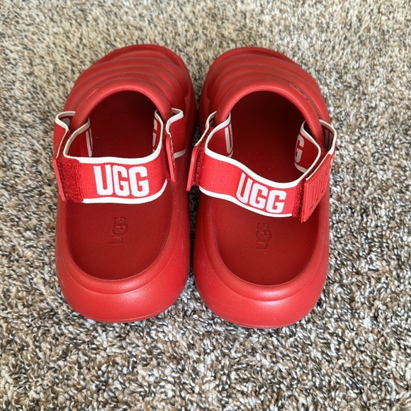 Slippers - Picture 3 of 3